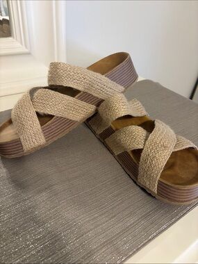 SHEIN Tan Woven Crisscross Platform Sandals
